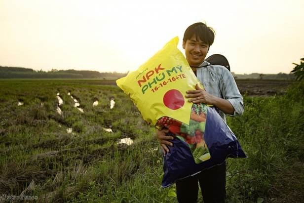 Nhờ &aacute;p dụng m&ocirc; h&igrave;nh kinh doanh mới, PVFCCo ghi nhận kết quả t&iacute;ch cực trong 6 th&aacute;ng đầu năm 2025, với sản lượng kinh doanh ph&acirc;n b&oacute;n Ph&uacute; Mỹ vượt xa kế hoạch.