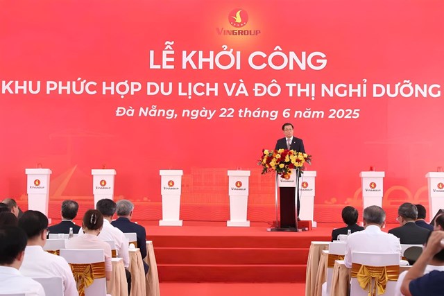 Ph&oacute; Chủ tịch ki&ecirc;m Tổng Gi&aacute;m đốc Tập đo&agrave;n Vingroup Nguyễn Việt Quang ph&aacute;t biểu tại sự kiện