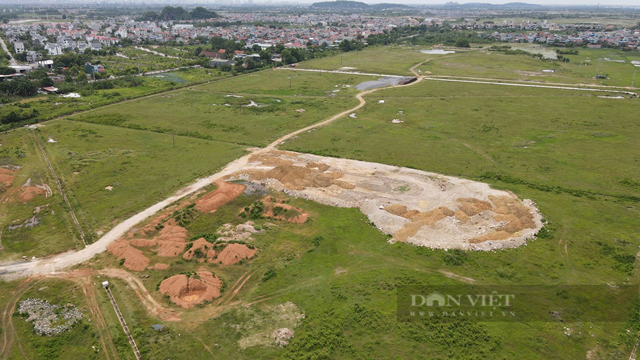 H&agrave;ng chục ha đất triển khai dự &aacute;n H&agrave; Nội Westgate đang bị bỏ hoang nhiều năm. (ảnh M.K) &nbsp;