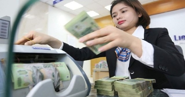Ng&acirc;n h&agrave;ng c&oacute; quyền tạm dừng giao dịch nếu nghi ngờ nguồn tiền kh&ocirc;ng hợp ph&aacute;p. Ảnh: Lao động