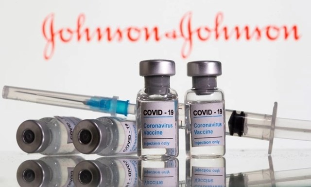 Vaccine Covid-19 của c&ocirc;ng ty Johnson &amp; Johnson. Ảnh: Reuters. &nbsp;