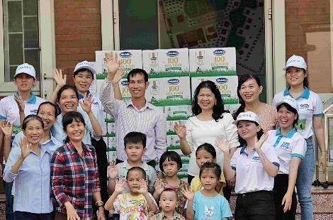 Vinamilk v&#224; Quỹ sữa Vươn cao Việt Nam tổ chức nhiều hoạt động đồng h&#224;nh nh&#226;n dịp 15 th&#224;nh lập - Ảnh 1
