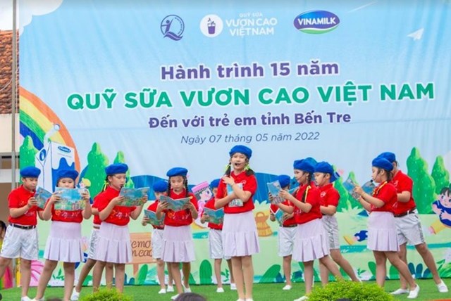 Vinamilk v&#224; Quỹ sữa Vươn cao Việt Nam tổ chức nhiều hoạt động đồng h&#224;nh nh&#226;n dịp 15 th&#224;nh lập - Ảnh 9