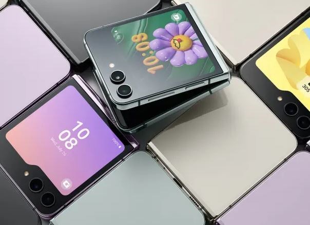 Samsung ra mắt Z Flip5 v&agrave; Z Fold5 m&agrave;n h&igrave;nh gập c&oacute; trọng lượng nhẹ. Ảnh: Vietnamplus