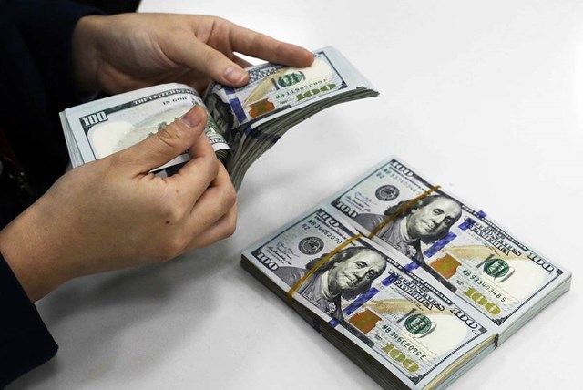 Tỷ gi&#225; li&#234;n tục tăng n&#243;ng, nỗi lo cho chặng đường cuối năm - Ảnh 1