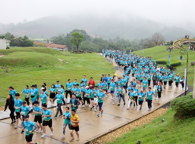 VPBank Bac Giang International Marathon 2023: 2.000 VĐV ho&#224;n th&#224;nh &#39;Bước chạy tới đỉnh thi&#234;ng&#39; - Ảnh 1