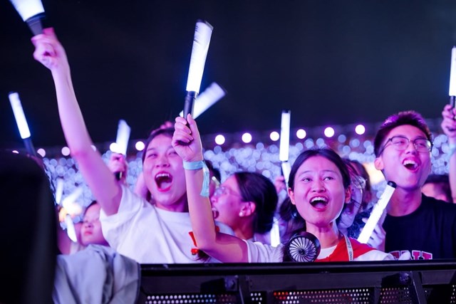 &#39;V-Concert Rạng rỡ Việt Nam&#39;: &#39;Đ&#234;m huyền thoại&#39; k&#237;ch hoạt th&#224;nh phố Expo đầu ti&#234;n tại Việt Nam - Ảnh 6