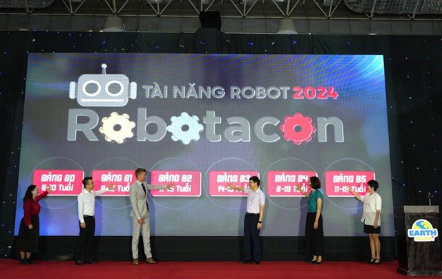 Cuộc thi Robotacon Wro 2024 đ&atilde; diễn ra VCK miền Bắc v&agrave;o ng&agrave;y 10/08 v&agrave; sẽ tiếp tục thi đấu VCK miền Trung, Nam v&agrave; Chung kết Quốc gia v&agrave;o ng&agrave;y 21, 23/08. Ảnh: Vi Nam