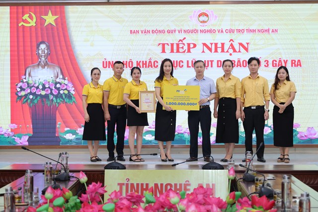PVcomBank hỗ trợ nh&#226;n d&#226;n Nghệ An 1 tỷ đồng khắc phục hậu quả b&#227;o số 3 (b&#227;o Wipha)  - Ảnh 1
