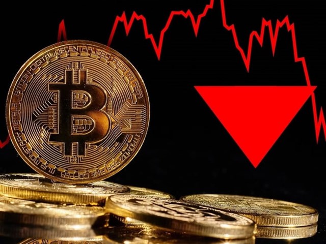 Bitcoin bất ngờ lao dốc sau khi ph&aacute; đỉnh lịch sử.