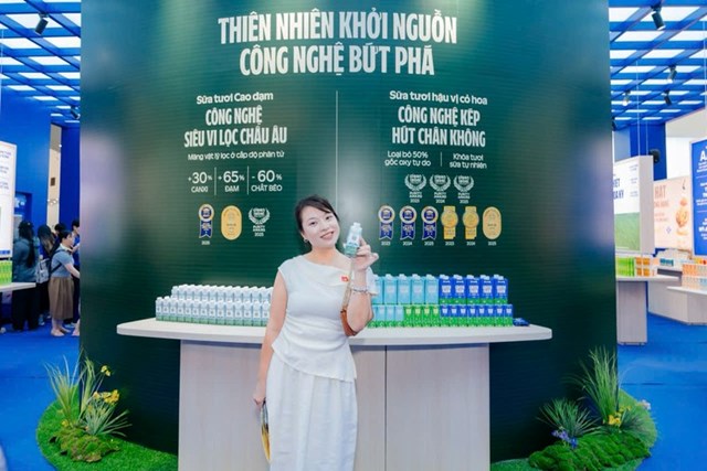 Kh&#244;ng gian trưng b&#224;y v&#224; trải nghiệm của Vinamilk h&#250;t kh&#225;ch tại Triển l&#227;m th&#224;nh tựu đất nước 80 năm - Ảnh 9