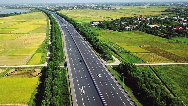 Đến năm 2030, Việt Nam sẽ c&oacute; khoảng 5.000 km đường bộ cao tốc - một kỳ t&iacute;ch về ph&aacute;t triển hạ tầng (Ảnh: B&aacute;o điện tử Ch&iacute;nh phủ). &nbsp;