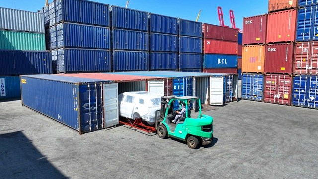 Sản phẩm được đ&oacute;ng g&oacute;i, vận chuyển v&agrave;o con't