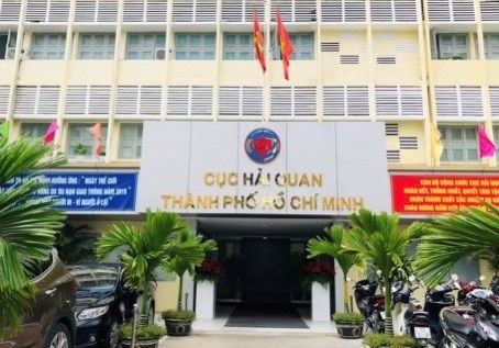 Cục Hải quan Tp.HCM dừng l&agrave;m thủ tục hải quan đối với nhiều doanh nghiệp "ch&acirc;y &igrave;" nợ thuế.