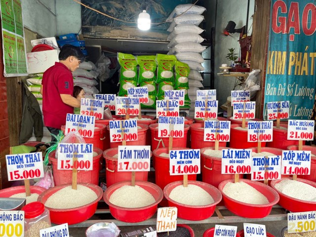 Gi&aacute; gạo xuất khẩu của Việt Nam giảm mạnh. Ảnh: Vietnamnet