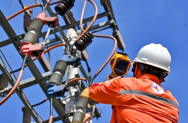 Bộ C&ocirc;ng Thương dự kiến chia l&agrave;m 4 giai đoạn để th&iacute; điểm gi&aacute; điện hai th&agrave;nh phần.