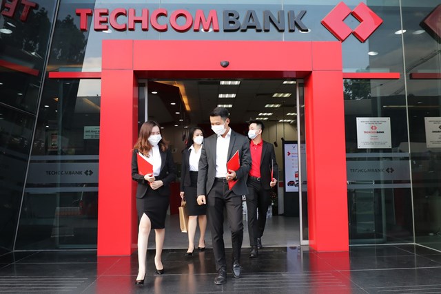 Techcombank được The Asian Banker vinh danh hai giải thưởng lớn, l&#224; “Ng&#226;n h&#224;ng b&#225;n lẻ được y&#234;u th&#237;ch nhất Việt Nam” năm thứ 2 li&#234;n tiếp. - Ảnh 1