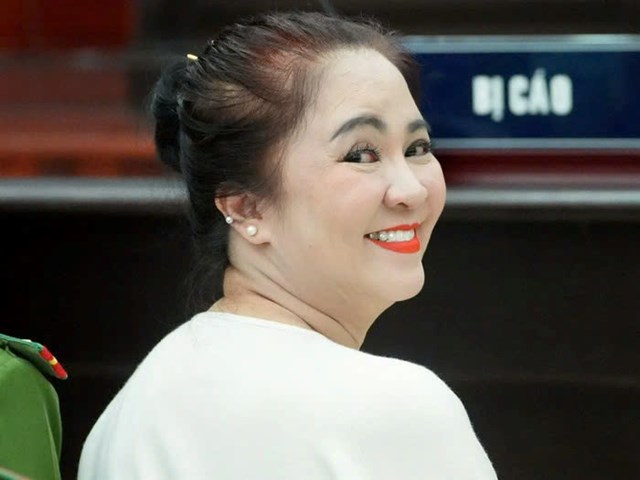 B&agrave; Nguyễn Phương Hằng.