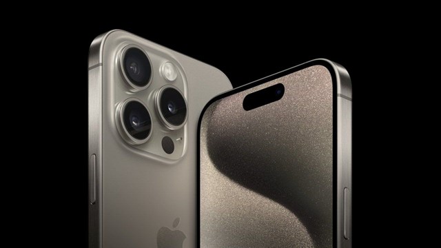 Cụm camera mới tetraprism tr&ecirc;n iPhone 15 Pro Max l&agrave; điểm nhấn đặc biệt ở thiết bị.