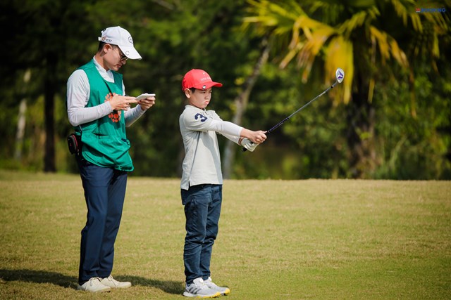 Golf - S&#226;n chơi thể thao tiềm năng của trẻ em - Ảnh 3