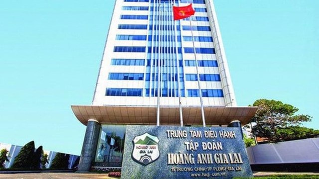 Trong b&aacute;o c&aacute;o t&agrave;i ch&iacute;nh qu&yacute; II/2025, HAGL ghi nhận khoản vay d&agrave;i hạn từ CTCP Hướng Việt v&agrave; c&aacute;c c&aacute; nh&acirc;n n&ecirc;u tr&ecirc;n trị gi&aacute; 2.000 tỷ đồng, c&ugrave;ng khoản phải trả kh&aacute;c gần 2.050 tỷ đồng.