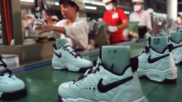 Sự thật th&#244;ng tin Nike chuyển sản xuất khỏi Việt Nam - Ảnh 2