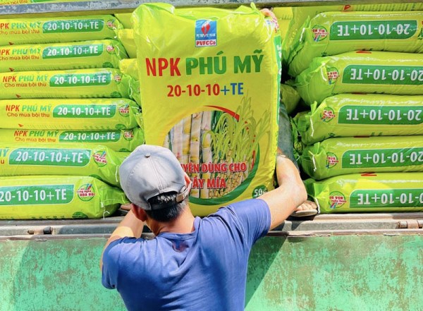 NPK Ph&uacute; Mỹ 20-10-10+TE l&agrave; sản phẩm được d&agrave;y c&ocirc;ng nghi&ecirc;n cứu, tinh chỉnh ph&ugrave; hợp với c&aacute;c loại c&acirc;y trồng v&agrave; c&aacute;c v&ugrave;ng thổ nhưỡng, sinh th&aacute;i kh&aacute;c nhau.