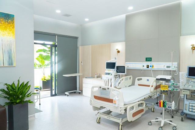 Sau khi cải tạo, Trung tâm Cấp cứu A9 và Trung tâm Đột quỵ đã có những phòng bệnh được trang bị đầy đủ hơn, tiện nghi hơn. Sau khi cải tạo, Trung tâm Cấp cứu A9 và Trung tâm Đột quỵ đã có những phòng bệnh được trang bị đầy đủ hơn, tiện nghi hơn.