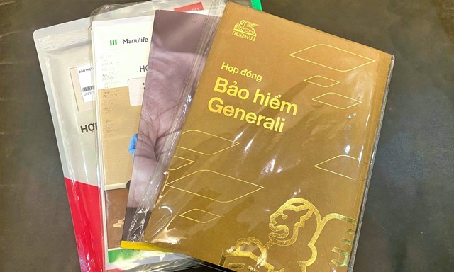 Người tham gia cần chia sẻ với tư vấn vi&ecirc;n về những hợp đồng bảo hiểm m&igrave;nh đang c&oacute;, tr&aacute;nh việc thừa quyền lợi bảo hiểm. Ảnh: Xu&acirc;n Thạch