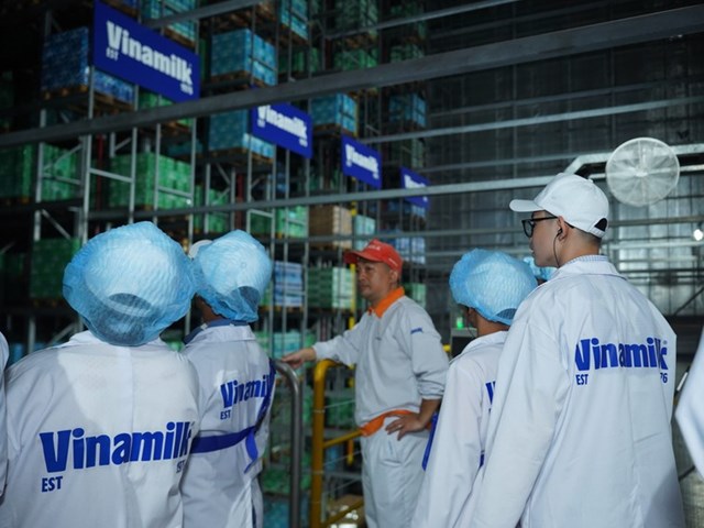 Vinamilk lan tỏa &#253; thức bảo vệ m&#244;i trường đến học sinh qua si&#234;u nh&#224; m&#225;y sữa v&#224; trang trại Green Farm - Ảnh 10