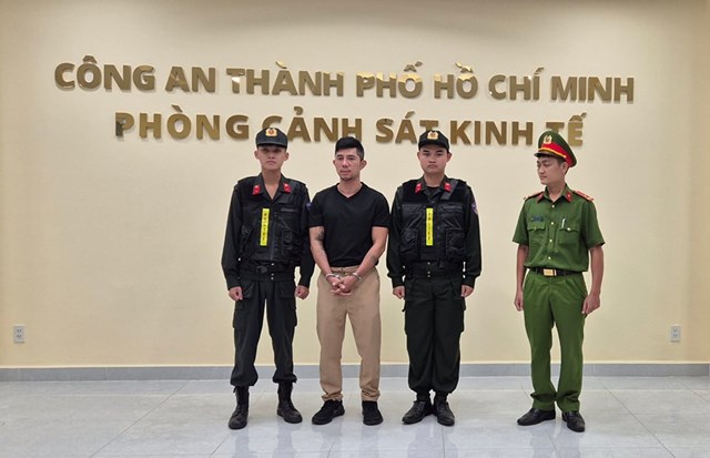 C&ocirc;ng an TPHCM khởi tố, bắt tạm giam Lương Bằng Quang.&nbsp;