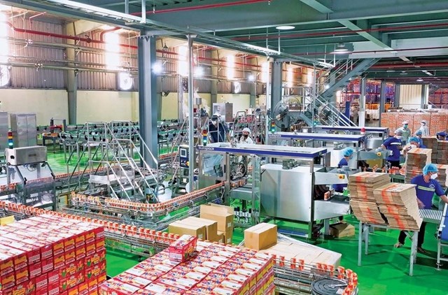 Dù doanh thu không giảm đáng kể, nhưng lợi nhuận của Sữa Quốc tế Lof lại đảo chiều mạnh trong 9 tháng đầu năm 2025, từ mức lãi hơn 810 tỷ đồng sang lỗ gần 63 tỷ đồng. Dù doanh thu không giảm đáng kể, nhưng lợi nhuận của Sữa Quốc tế Lof lại đảo chiều mạnh trong 9 tháng đầu năm 2025, từ mức lãi hơn 810 tỷ đồng sang lỗ gần 63 tỷ đồng.