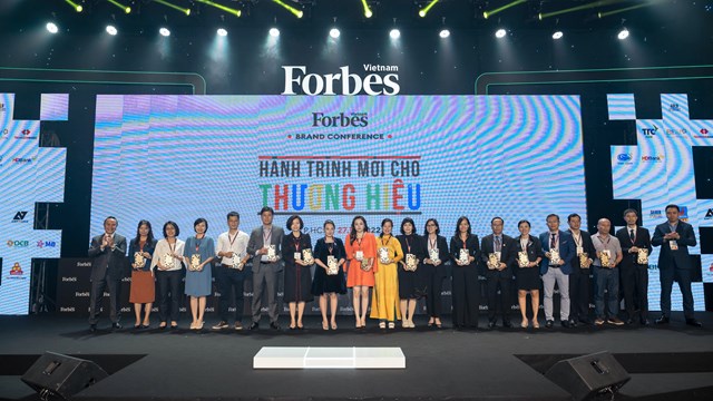 Vinamilk v&agrave; c&ocirc;ng ty th&agrave;nh vi&ecirc;n Mộc Ch&acirc;u Milk đều l&agrave; c&aacute;c thương hiệu được vinh danh tại Sự kiện c&ocirc;ng bố Top 25 thương hiệu F&amp;B dẫn đầu của Forbes Việt Nam