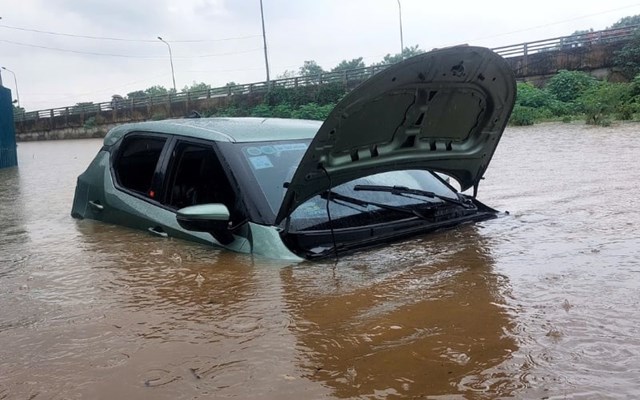 Chủ quan không tham gia bảo hiểm vật chất xe, nhiều chủ phương tiện gần như mất trắng tài sản. Chủ quan không tham gia bảo hiểm vật chất xe, nhiều chủ phương tiện gần như mất trắng tài sản.