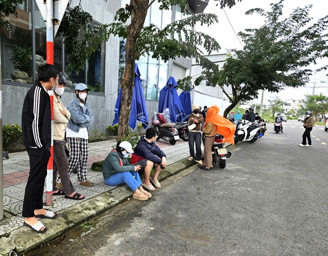 Tuy nhi&ecirc;n, c&aacute;c kh&aacute;ch h&agrave;ng kh&ocirc;ng thể li&ecirc;n lạc được với l&atilde;nh đạo c&ocirc;ng ty.&nbsp;