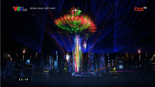 &nbsp;M&agrave;n Lightingshow rực rỡ trong &ldquo;Bừng s&aacute;ng Việt Nam 2022&rdquo;.