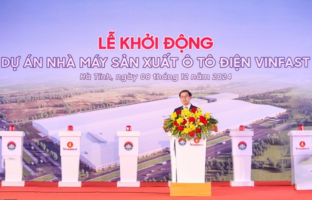 &Ocirc;ng Nguyễn Việt Quang - Ph&oacute; Chủ tịch ki&ecirc;m Tổng gi&aacute;m đốc Tập đo&agrave;n Vingroup chia sẻ nh&agrave; m&aacute;y sản xuất &ocirc; t&ocirc; điện tại H&agrave; Tĩnh sẽ tạo ra nền tảng vững chắc cho một giai đoạn ph&aacute;t triển quan trọng v&agrave; b&ugrave;ng nổ sắp tới của VinFast.