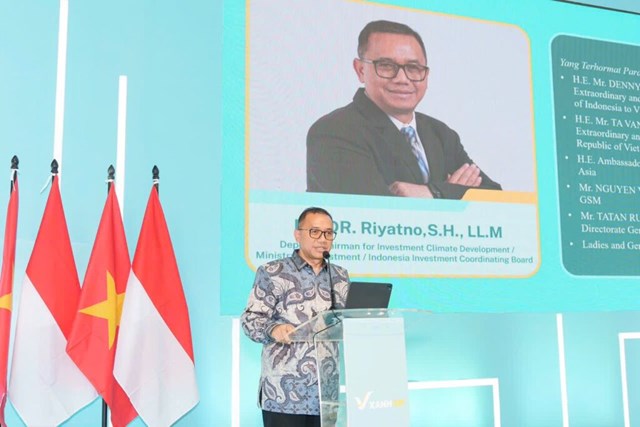 Tiến sĩ Pak Riyatno &ndash; Thứ trưởng Bộ Kế hoạch v&agrave; M&ocirc;i trường Indonesia tham dự v&agrave; ph&aacute;t biểu tại sự kiện khai trương Xanh SM.