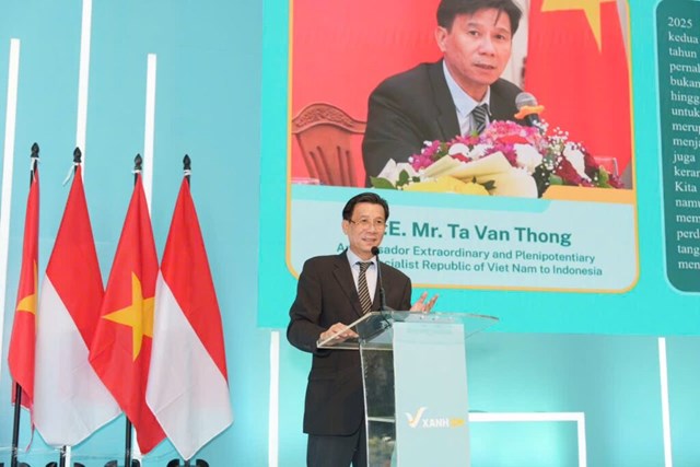 &Ocirc;ng Tạ Văn Th&ocirc;ng &ndash; Đại sứ đặc mệnh to&agrave;n quyền Việt Nam tại Indonesia ph&aacute;t biểu ch&uacute;c mừng khai trương Xanh SM.