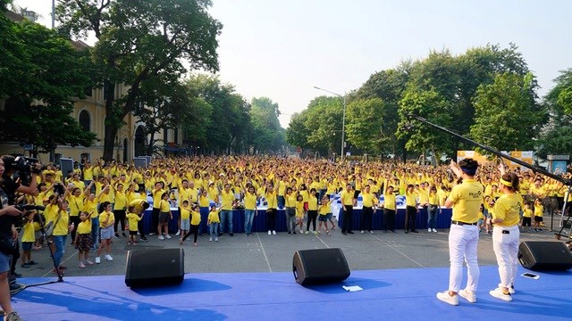 Gần 10.000 người tham gia đi bộ trong Ng&#224;y hội văn h&#243;a PVcomBank 2019 - Ảnh 5