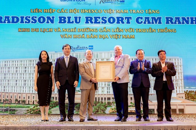 Tổng cục Du lịch c&#244;ng nhận Movenpick Resort Cam Ranh v&#224; Radisson Blu Resort Cam Ranh đạt ti&#234;u chuẩn 5 sao - Ảnh 1