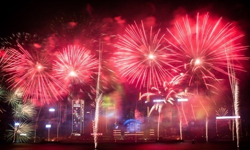 Pháo hoa ở Hong Kong ngày 1/1/2016. Ảnh: AFP