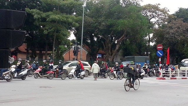 ngay dau xu ly di bo pham luat: nhieu nguoi khong mang tien, giay to hinh anh 8