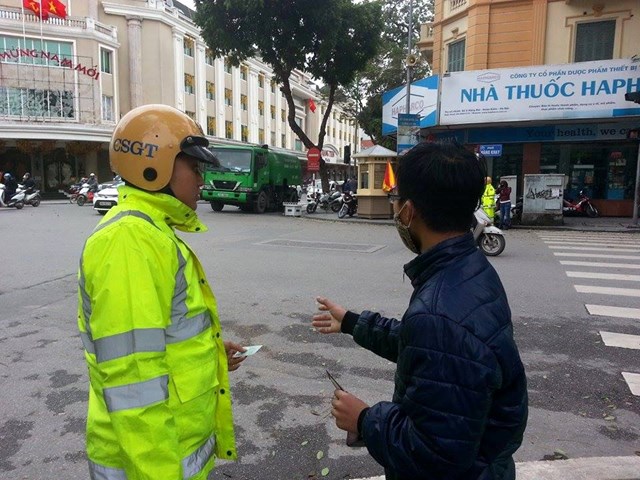 ngay dau xu ly di bo pham luat: nhieu nguoi khong mang tien, giay to hinh anh 12