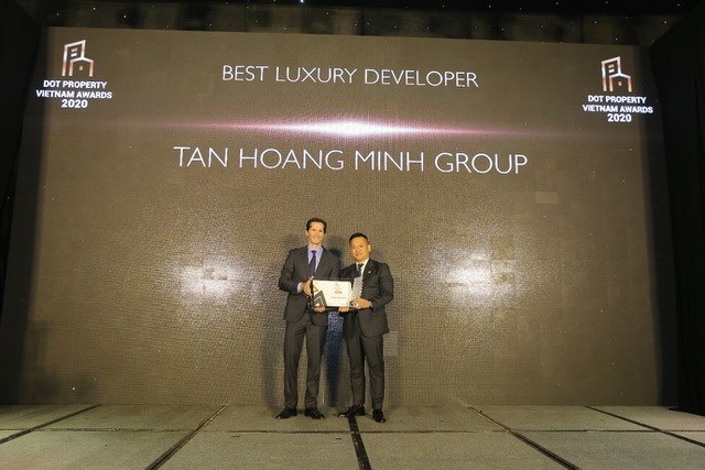 T&#226;n Ho&#224;ng Minh lập c&#250; hattrick giải thưởng lớn tại Dot Property Vietnam Awards 2020 - Ảnh 1