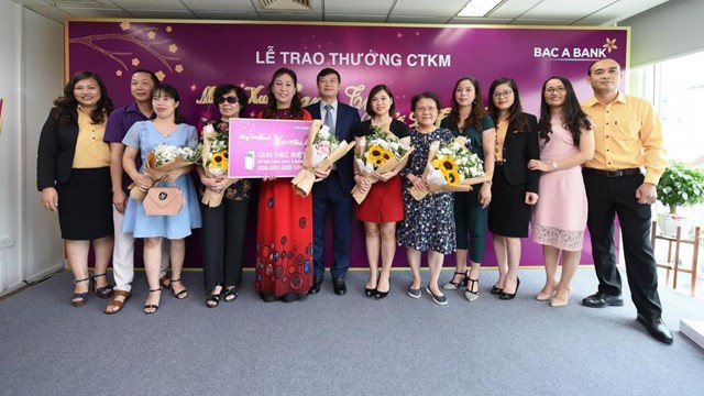 BAC A BANK trao thưởng l&#234;n tới 2,5 tỷ đồng cho qu&#253; kh&#225;ch h&#224;ng may mắn - Ảnh 1