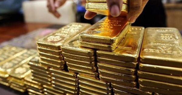 Chênh lệch so với giá thế giới tới 4 triệu đồng/lượng, giá vàng Việt Nam đang bất thường?