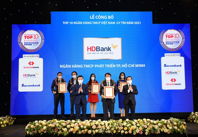 Kinh doanh hiệu quả, đồng hành cùng nền kinh tế vượt Covid-19, HDBank khẳng định vị thế top 5 ngân hàng uy tín nhất Việt Nam