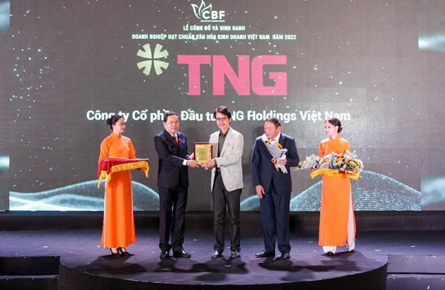 TNG Holdings Vietnam được vinh danh &ldquo;Doanh nghiệp đạt chuẩn văn h&oacute;a kinh doanh Việt Nam&rdquo; năm 2022.