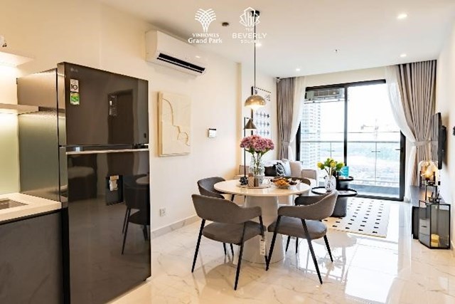 Ngay khi dọn về c&aacute;c căn hộ tại Vinhomes Grand Park, kh&aacute;ch mua sẽ đồng thời nhận ngay sổ hồng &nbsp;